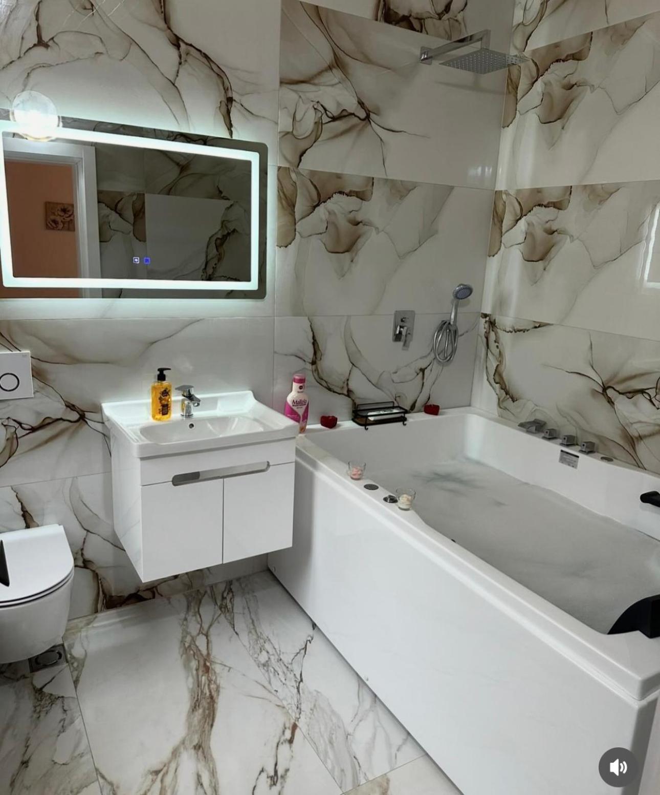 שקודר Qyteza Guest House & Camping מראה חיצוני תמונה