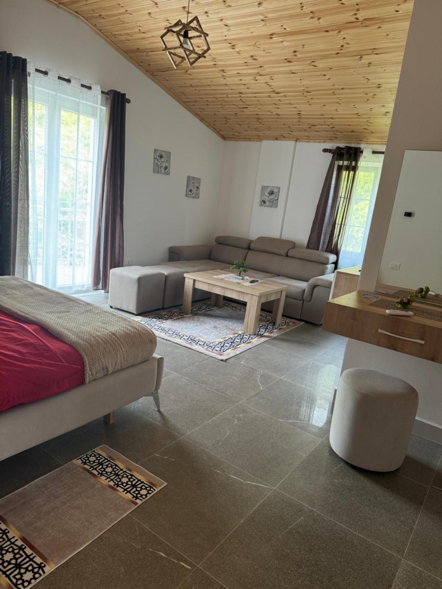 שקודר Qyteza Guest House & Camping מראה חיצוני תמונה
