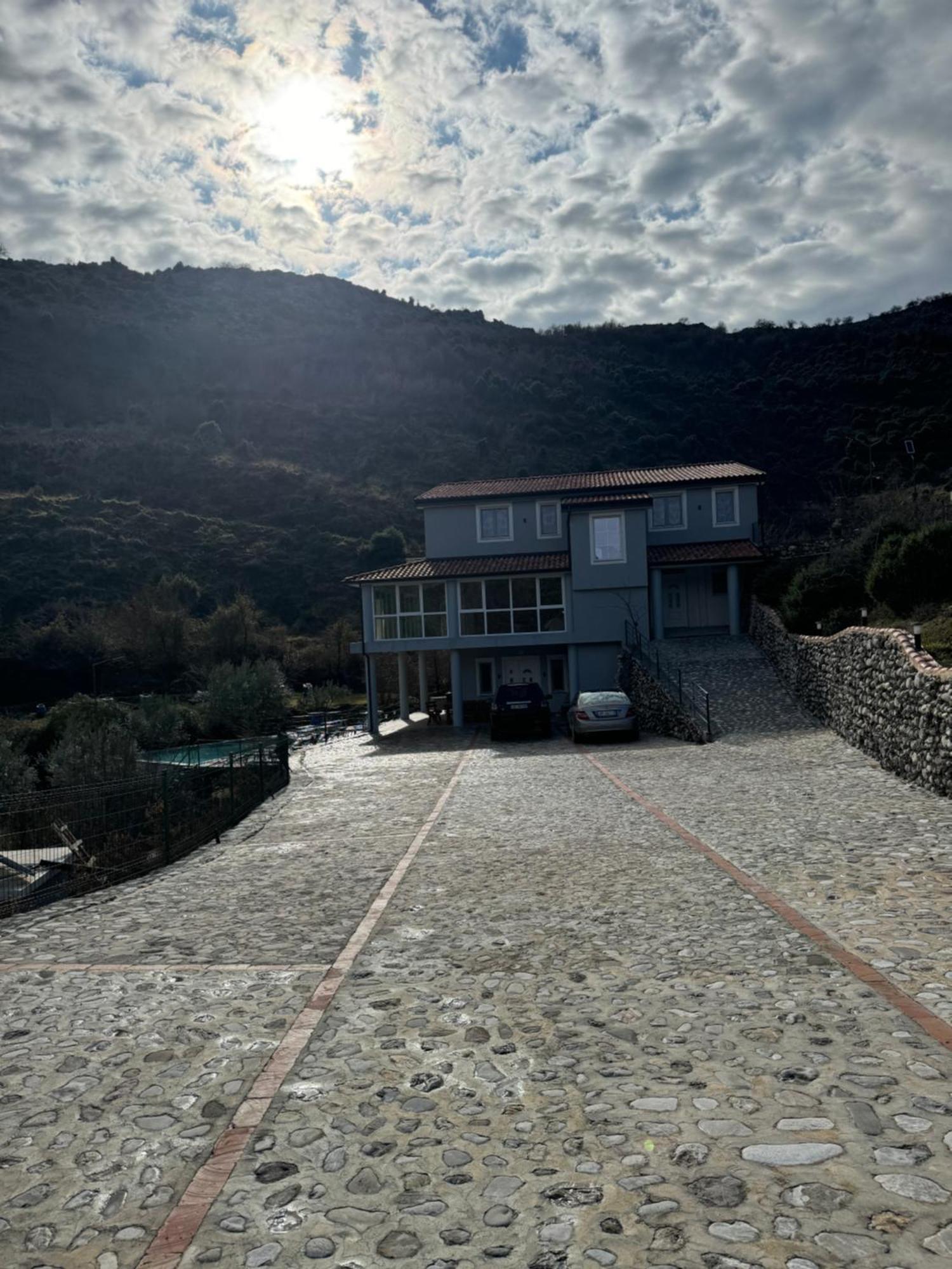 שקודר Qyteza Guest House & Camping מראה חיצוני תמונה